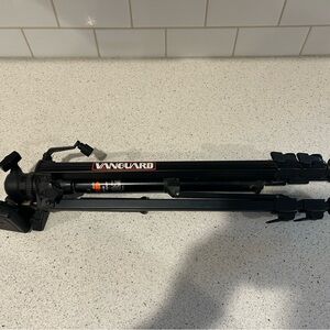 Vanguard VGT-503 Black Tripod Only, As is